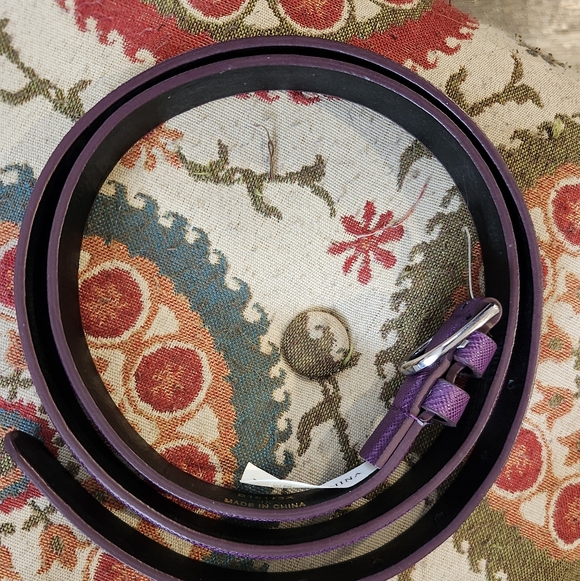 Description (Size XL) Faux Leather Belt New - Picture 2 of 3